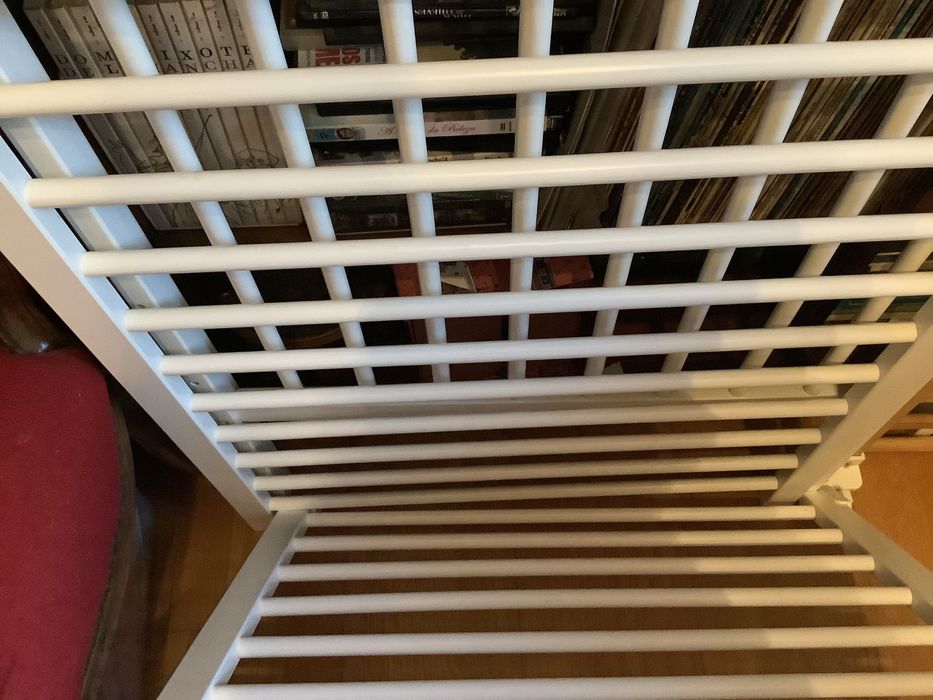 Camas de grades 1,20x60, com colchão e roupa em excelente estado