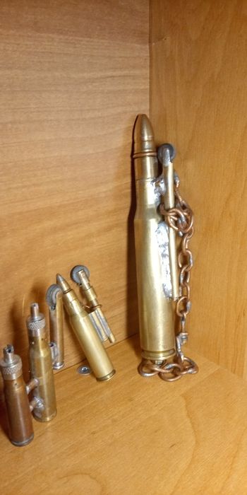 Колекція з 11 запальничок ручної роботи