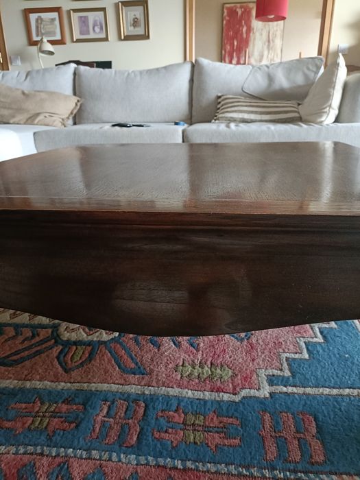Mesa de centro  de sala em madeira maciça