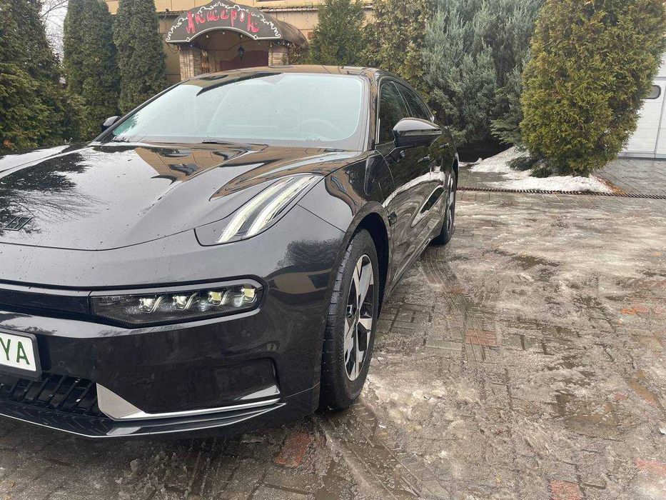 Продам Zeekr 001