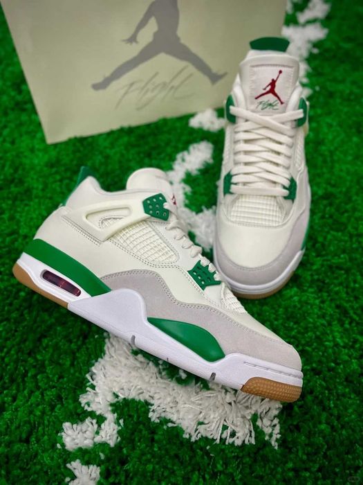 Jordan_4_Retro_R. 44,5
