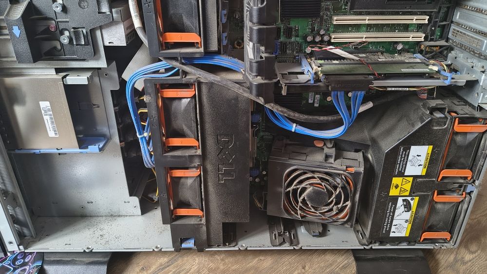 Komputer stacjonarny (serwer )