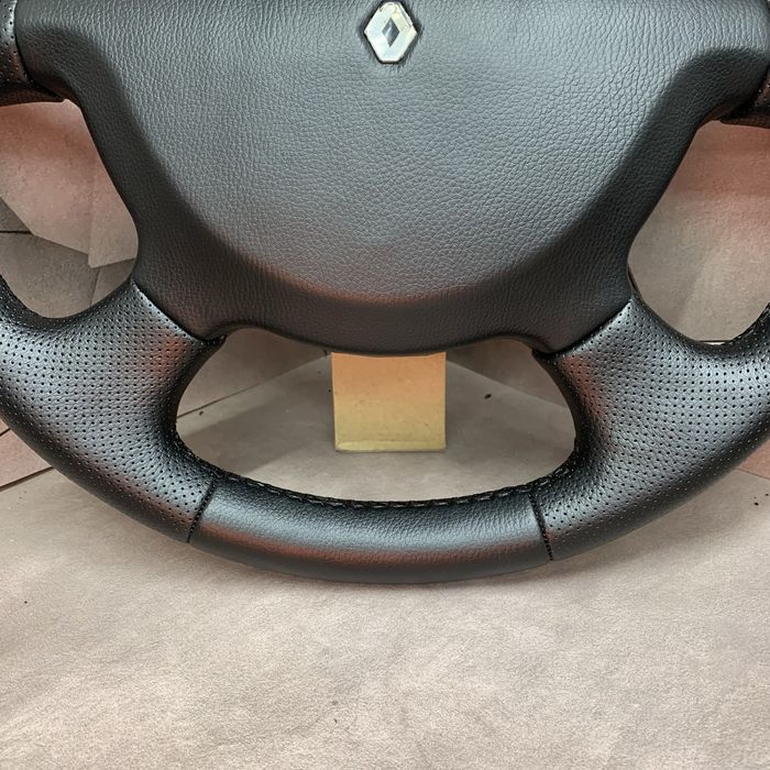 Перетягнутий руль до Рено Магнум Renault Magnum Euro 3 Euro 5 на обмін