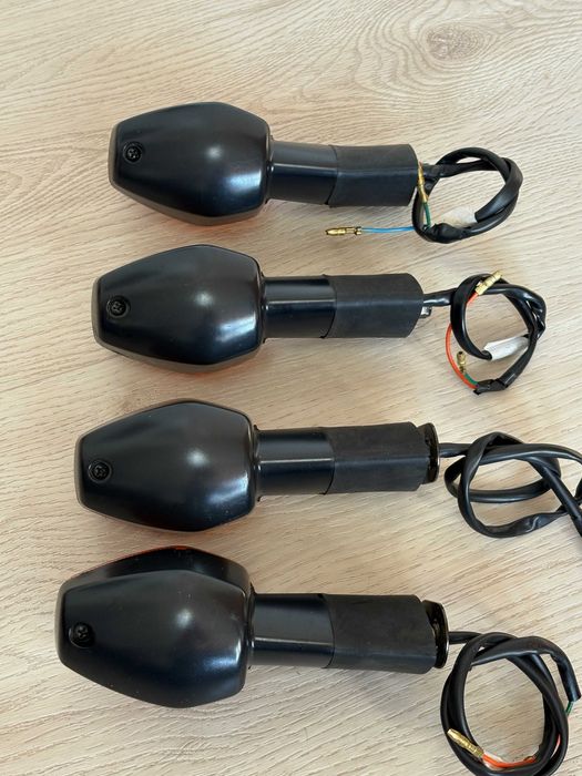 Piscas (4) NOVOS Originais Honda Hornet 2006