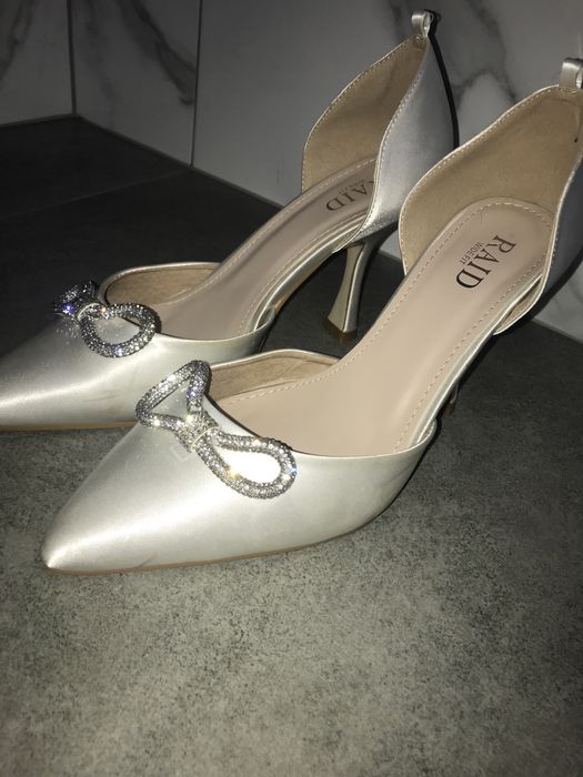 szpilki na szeroka stopę