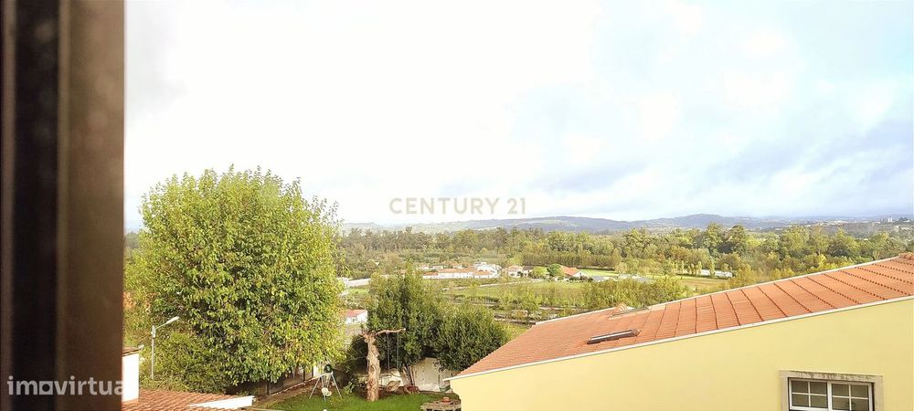 Apartamento T4 Duplex em Santa Clara - Viver com Conforto e Tranquilid