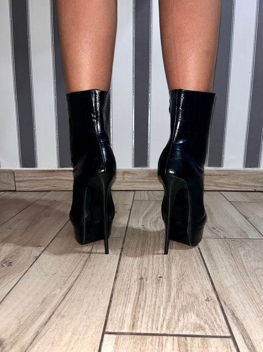 294/ OD RĘKI 38 Czarne bardzo wysokie botki 17 cm cholewka na zamek
