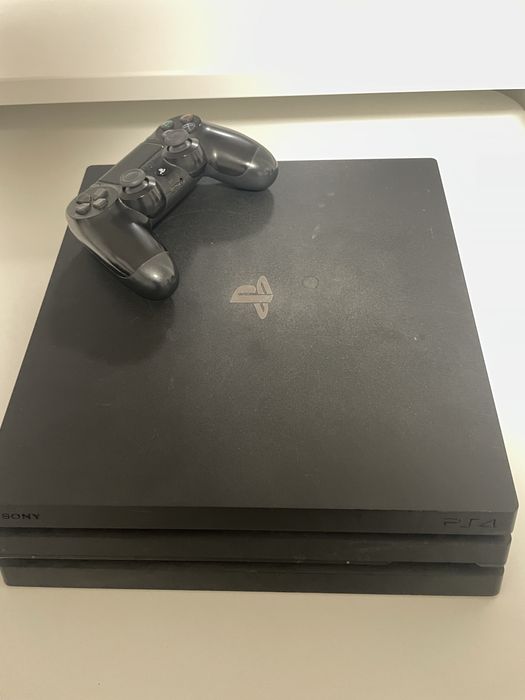 witam mam na sprzedaz ps4 pro 1tb cale okablowanie bez pudelka+1 gra