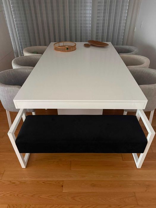 Mesa Jantar Branca | 2 Bancos pretos Laterais | Oferta das cadeiras