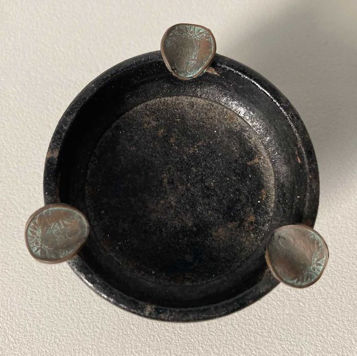Cinzeiro de Metal Decorativo