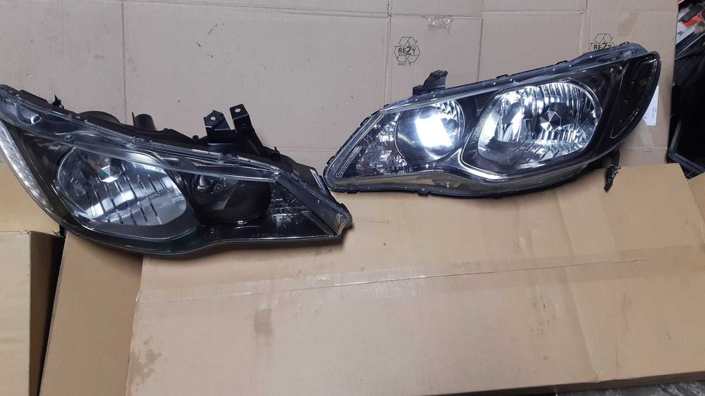 HONDA CIVIC VIII 4D Sedan lampa Xenon