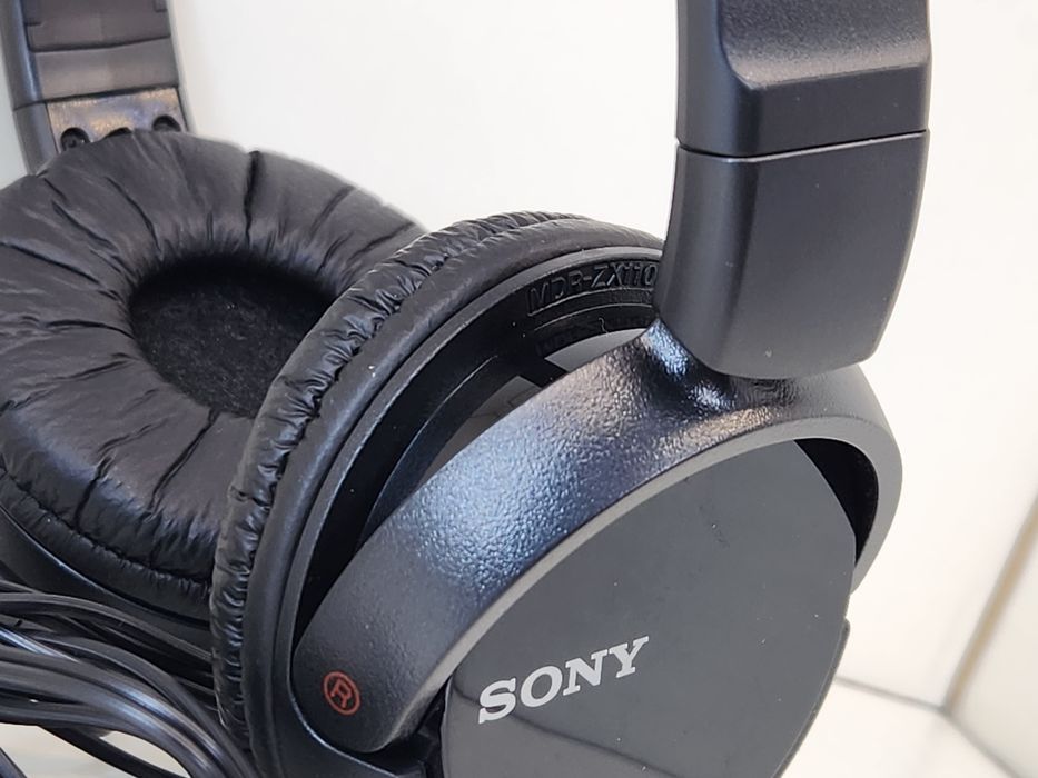 Провідні навушники Sony MDR-ZX110AP / LP
