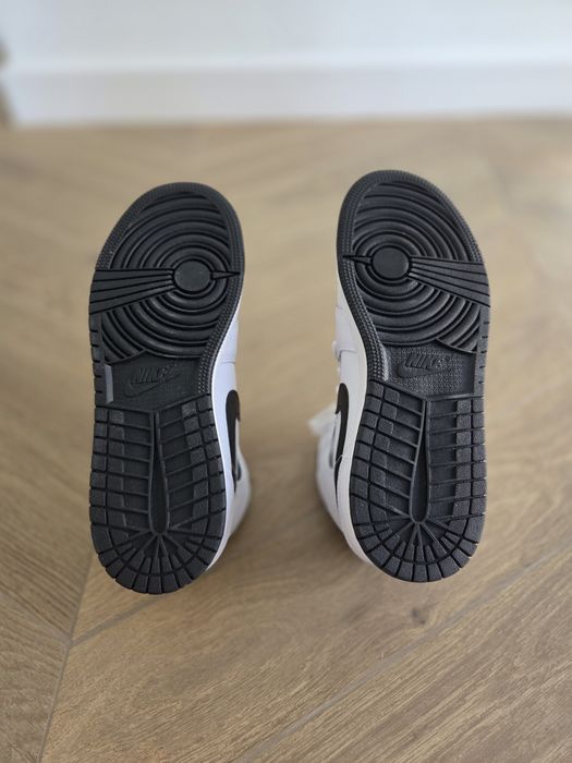 Buty męskie sportowe Air Jordan 1 Mid, nieużywane rozmiar 39