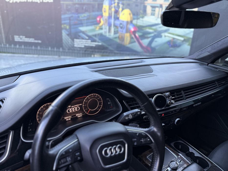 Продам Audi Q7 2016 р