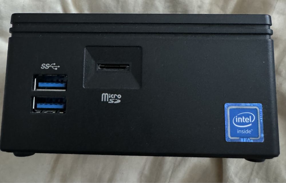 Kомпьютер Gigabyte brix GB-BACE-3160