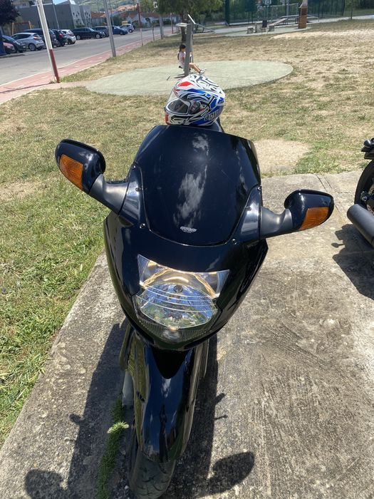 Honda cbr1100xx preta