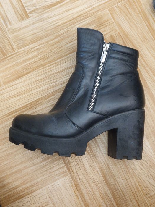 Зимове жіноче взуття