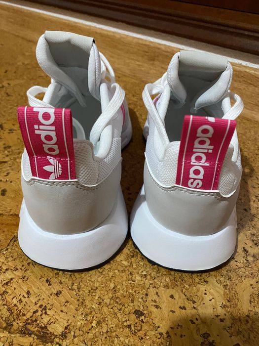 Ténis Adidas nr. 38