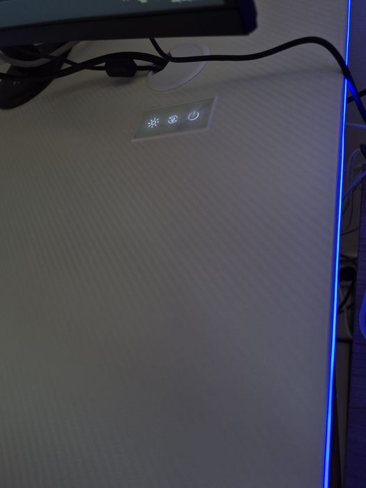 GTX 709W Luminus Secretária Gaming RGB