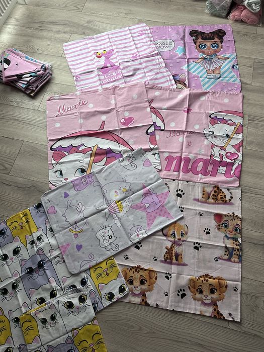 Наволочки, постільна білизна