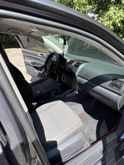 Volkswagen Jetta 5 (2006)