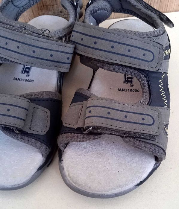 Нові німецькі дитячі босоніжки на липучках, сірі сандалі, літо, р. 26