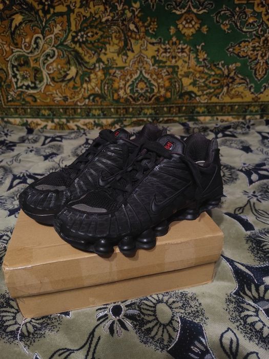 Кросівки Nike Shox чорні — стильні, зручні, у хорошому стані + подарунок