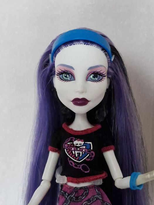 Монстер хай Спектра