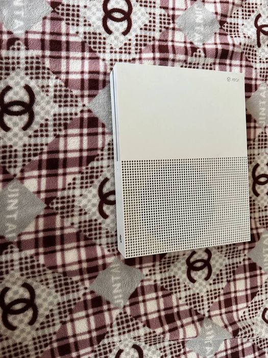 Продаю XBOX One s