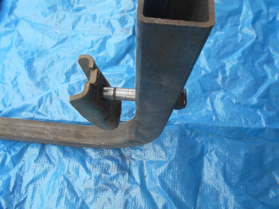 Suportes para pneus suplentes para semi  reboque.