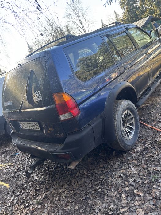 Mitshubishi pajero sport 3.0 b+g