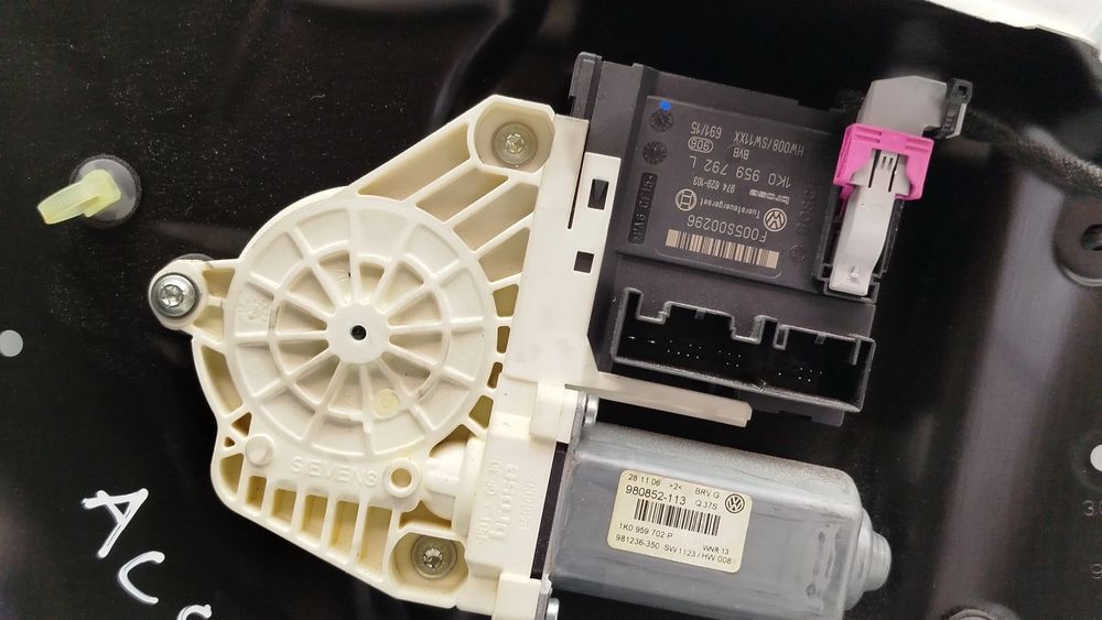 Elevador vidros frente direito VOLKSWAGEN Passat (3C2)