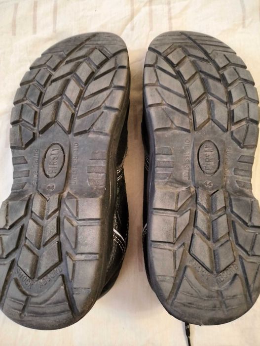 Продам чоловічі робочі напівчеревики "FIRSTY"