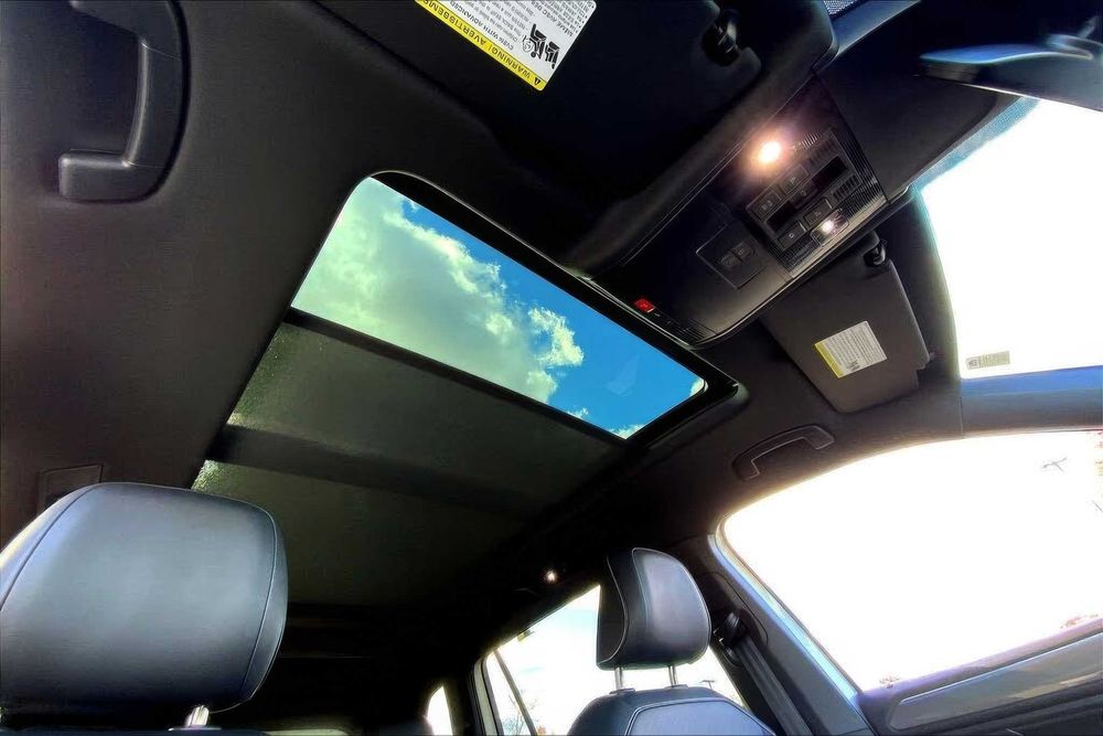 Volkswagen Tiguan SEL R-Line 4Motion      2024