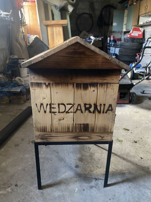 Wedzarnia domek z paleniskiem