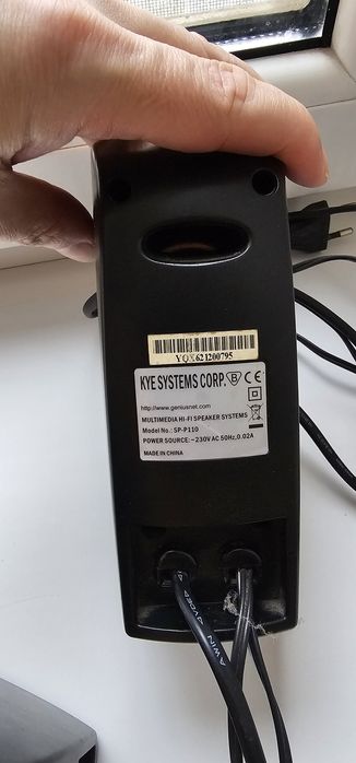 Продам комп'ютерні колонки та клавіатуру