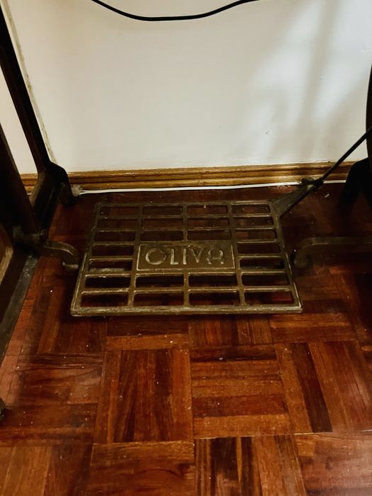 Máquina costura Oliva