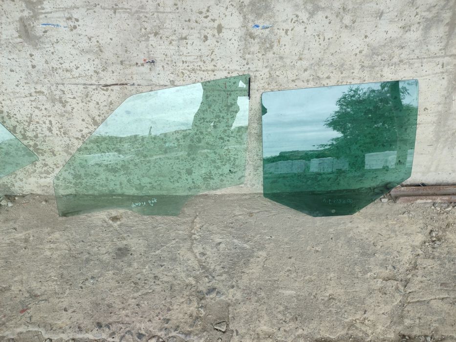 Скло дверей Шкода Октавія А5 Фабія Румстер стекло Skoda Octavia A5