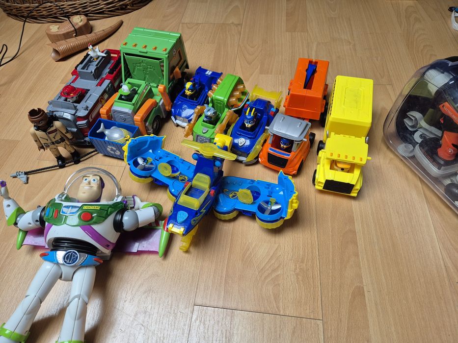 Zestaw zabawek psi patrol pojazdy dinozaury