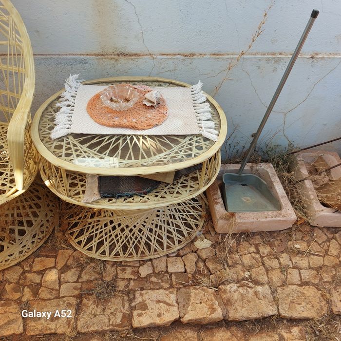 Cadeiras com mesa externo ou interno