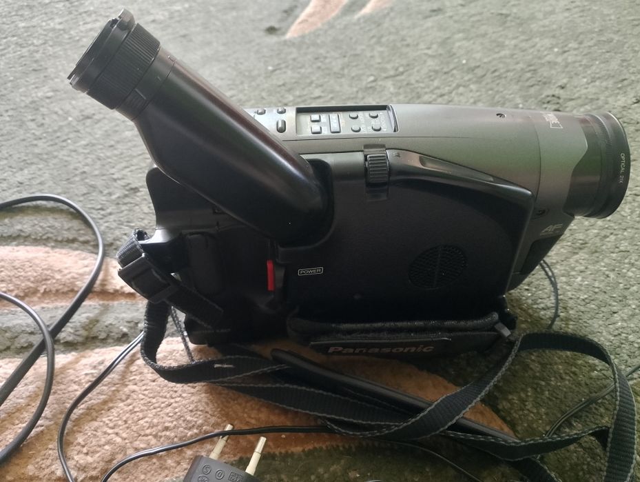 Видеокамера Panasonic VX22 с расширенными возможностями