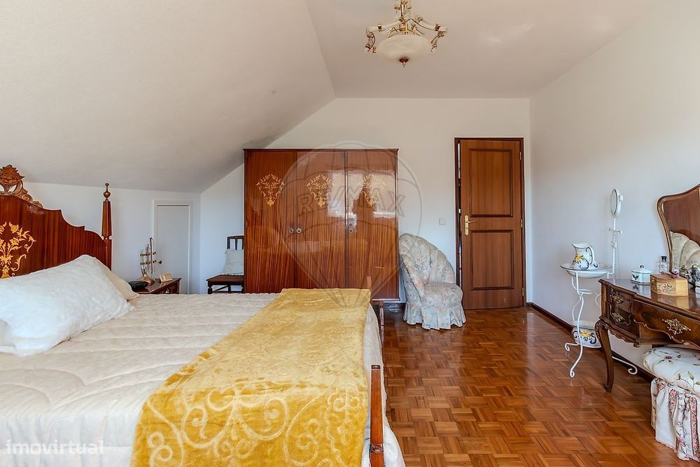 Moradia T5 para venda