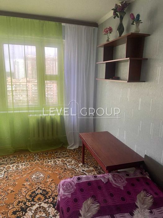 Продаж двохкімнатна квартира Виноградар з ремонтом недорого без% Київ