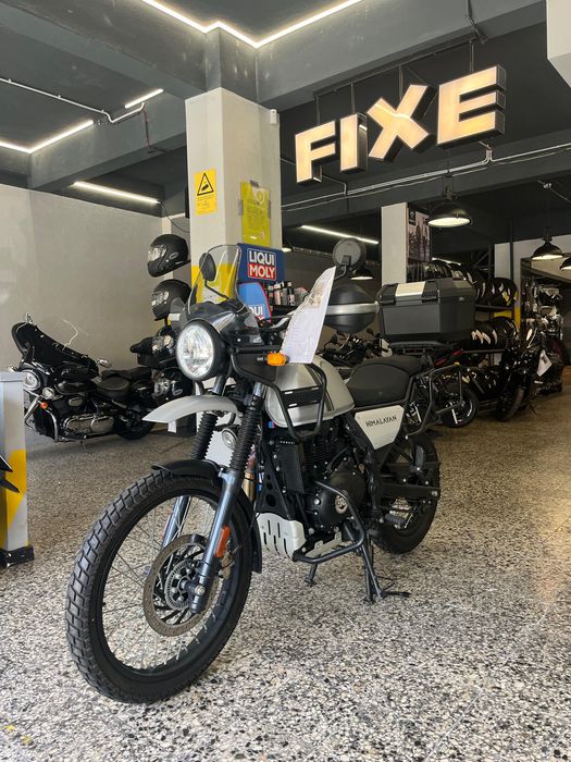Royal Enfield Himalayan 411  de 2023 em estado "Novo" (738 Kms)
