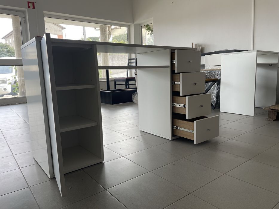 Manicure Tables - Professional Beauty64585040773378123