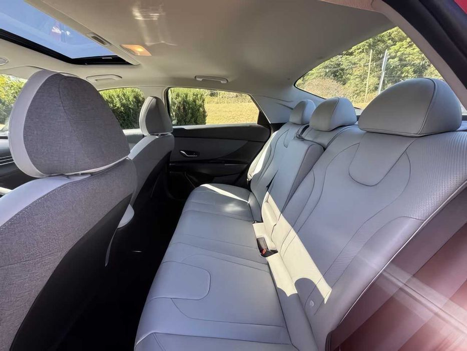 Hyundai Elantra      2023