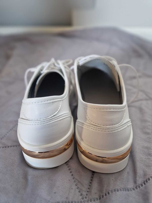 Sneakersy, trampki białe skórzane Goodin