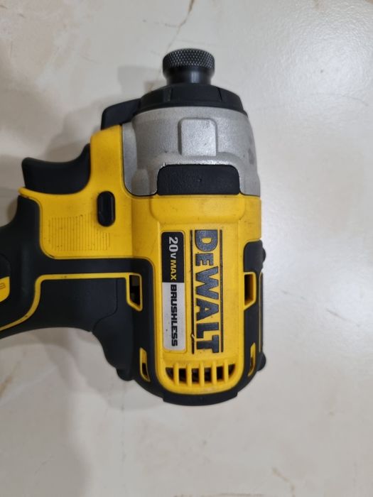 DeWalt DCF787 20v