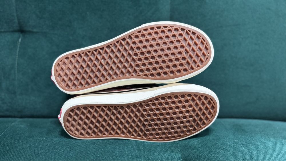 buty damskie zamszowe firmy Vans