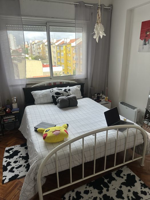 Cama Casal com Colchoes
